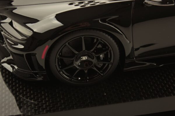 MR Collection - 1:18 Bugatti Chiron Super Sport Nocturne - Limited Edition Resin Model 13 MR Collection - 1:18 Bugatti Chiron Super Sport Nocturne - Limited Edition Resin Model