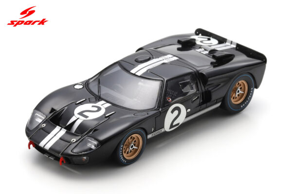 Spark 1:43 Ford Mk II No.2 Winner 24H Le Mans 1966 B. McLaren - C. Amon (43LM66) Resin Model
