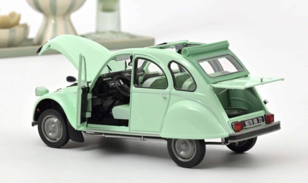 Norev - 1:18 Citroen 2CV 6 Club 1982 Jade Green 5 Norev - 1:18 Citroen 2CV 6 Club 1982 Jade Green