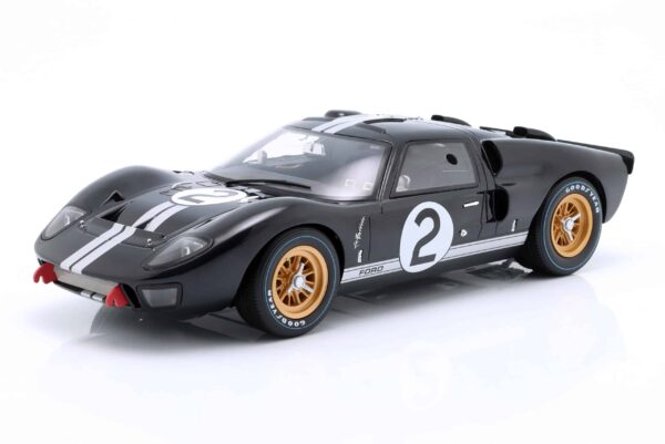 CMR - 1:12 福特 GT40 #2 1966 年勒芒 24 小时耐力赛冠军 克里斯-阿蒙、布鲁斯-迈凯轮