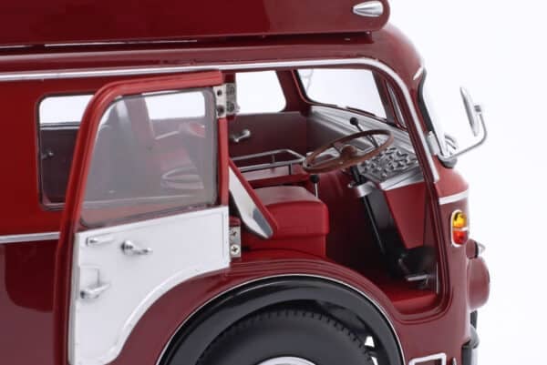 CMR - 1:18 Fiat 642 RN2 Bartoletti Ferrari Race Car Transporter 1959 - Diecast Model