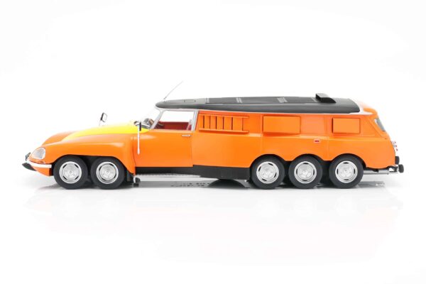 CMR - 1:18 Citroen DS Break 1000 PLR 'Michelin Mille Pattes' (1972) Diecast Model 12 CMR - 1:18 Citroen DS Break 1000 PLR 'Michelin Mille Pattes' (1972) Diecast Model