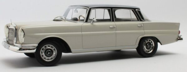 Mercedes Benz 220SE W111 White/Black Roof 59-65