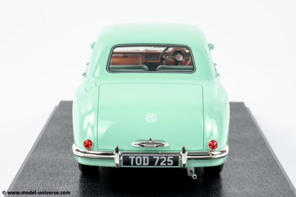Cult Scale - 1:18 MG Magnette ZA Light Green 1953-1956 - Limited Edition Resin Model 17 cult scale mg magnette cml202 1 green 2
