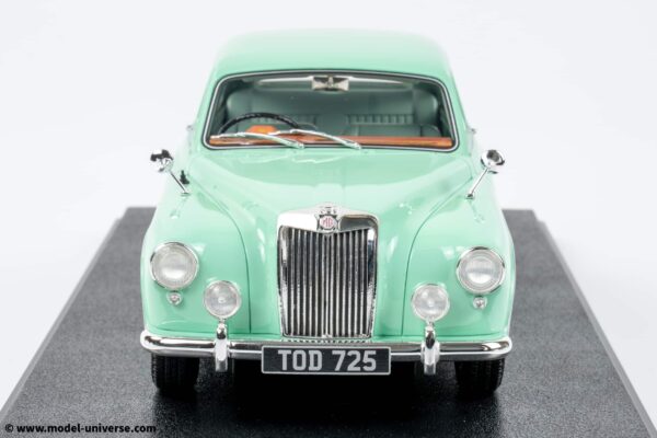Cult Scale - 1:18 MG Magnette ZA Light Green 1953-1956 - Limited Edition Resin Model 16 cult scale mg magnette cml202 1 green 3