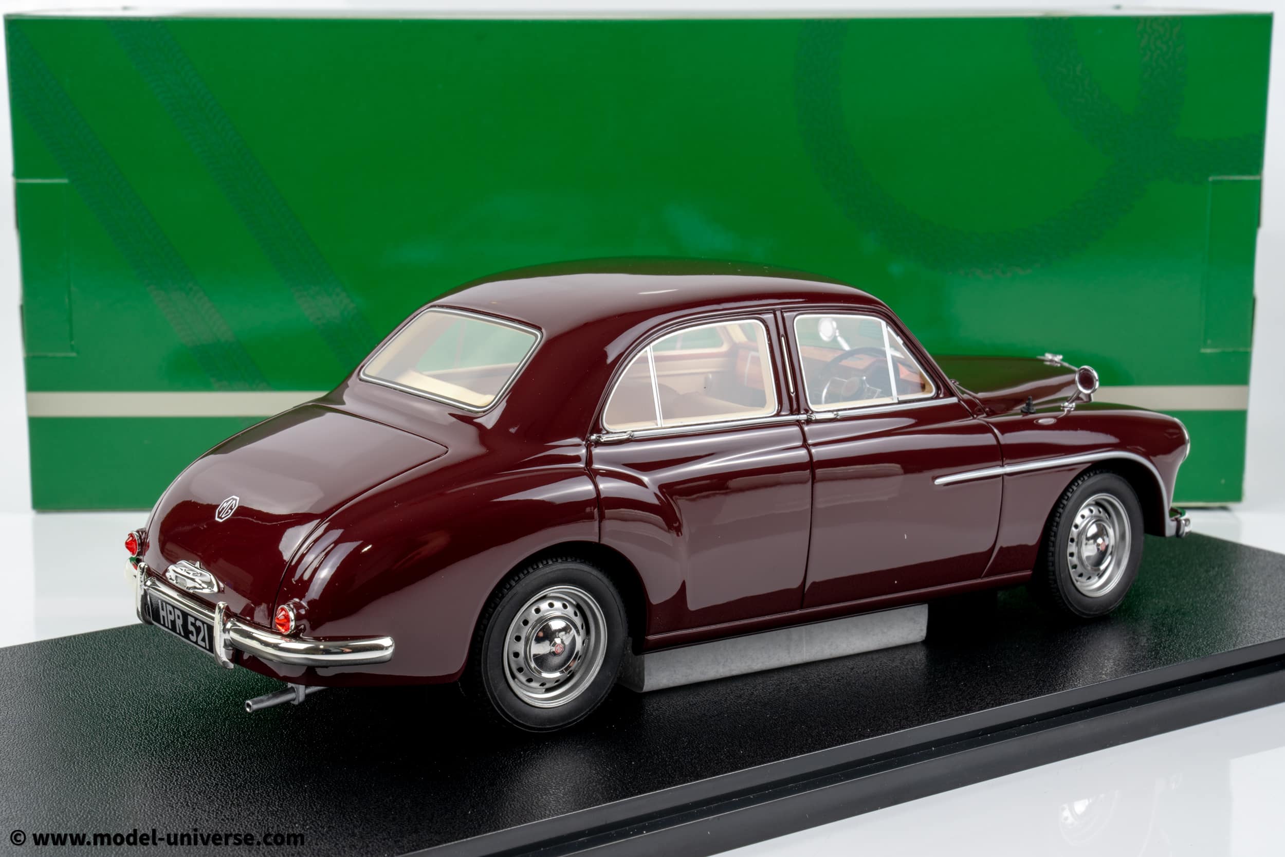 Cult Scale - 1:18 MG Magnette ZA Autumn Red 1953-1956 - Limited Edition Resin Model 2 cult scale mg magnette cml203 2 7