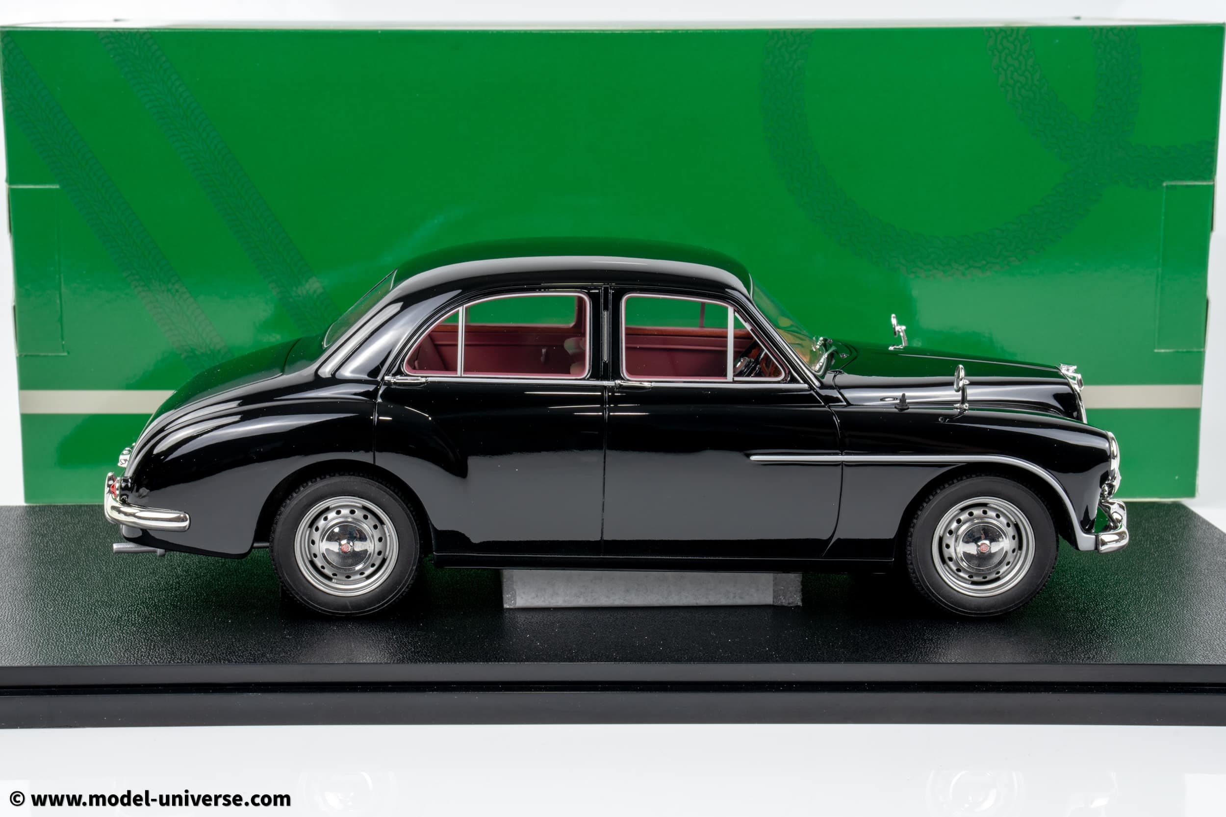 Cult Scale - 1:18 MG Magnette ZA Black 1953-1956 - Limited Edition Resin Model 4 Cult Scale - 1:18 MG Magnette ZA Black 1953-1956 - Limited Edition Resin Model