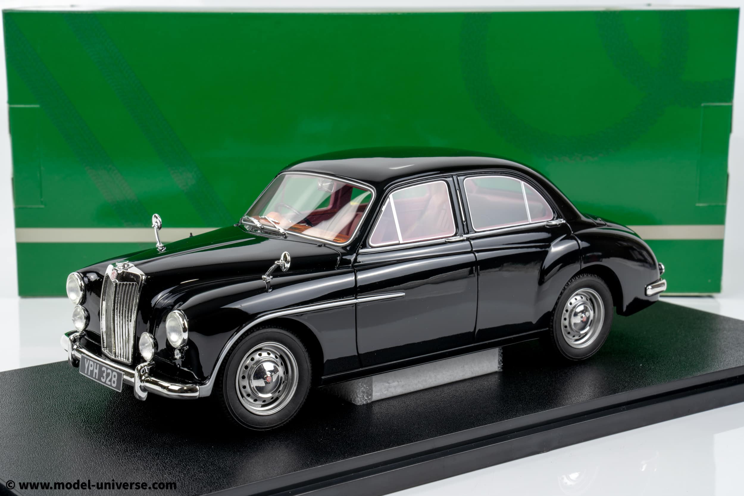 Cult Scale - 1:18 MG Magnette ZA Black 1953-1956 - Limited Edition Resin Model 1 Cult Scale - 1:18 MG Magnette ZA Black 1953-1956 - Limited Edition Resin Model