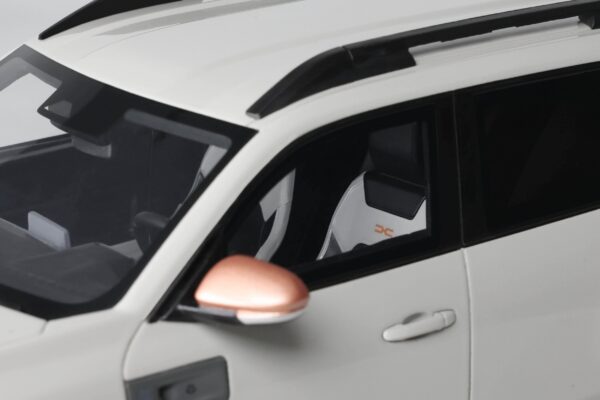 Otto Mobile 1:18 Dacia Duster Extreme TCe 130 4x4 Sandstone Beige 2024 (OT1258) Limited Edition Resin Model 21 Otto Mobile 1:18 Dacia Duster Extreme TCe 130 4x4 Sandstone Beige 2024 Limited Edition Resin Model