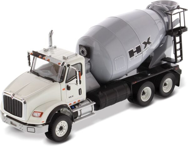Diecast Masters - 1:50 International HX615 Concrete Mixer