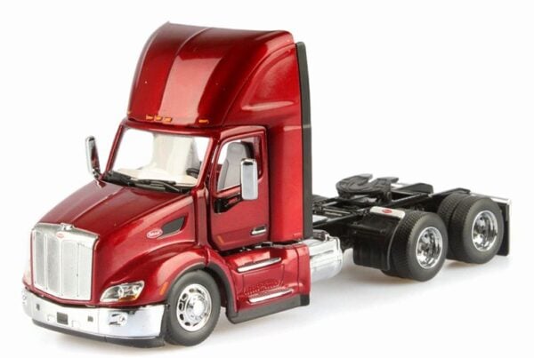 Diecast Masters - 1:50 Peterbilt 579 Day Cab Tractor Legendary Red