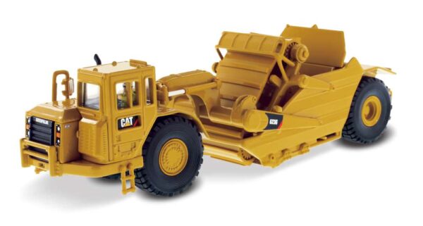 Diecast Masters - 1:50 Cat 623G Elevating Scraper