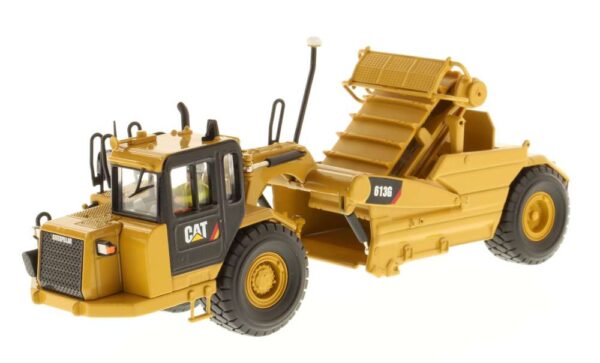 Diecast Masters - 1:50 Cat 613G Wheel Tractor-Scraper