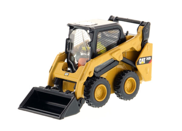 Diecast Masters - 1:50 Cat 242D Skid Steer with 3 Removable Attachments