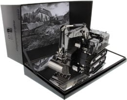 Diecast Masters - 1:50 Cat 390F L Hydraulic Excavator (Gunmetal Finish)