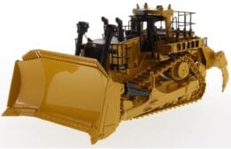 Diecast Masters - 1:50 Cat D11 Fusion Track-Type Tractor