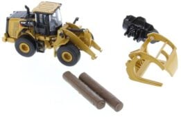 Diecast Masters - 1:64 CAT 950M Wheel Loader with Log Fork