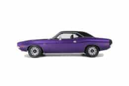 Dodge Challenger R/T Plum Crazy 1970 - 1:12 Scale Limited Edition Resin Model