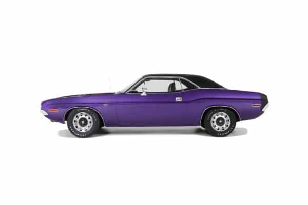 Dodge Challenger R/T Plum Crazy 1970 - 1:12 Scale Limited Edition Resin Model