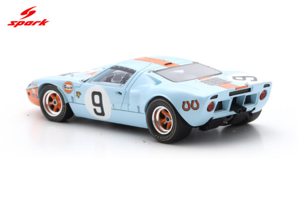 Spark 1:43 Ford GT 40 No.9 Winner 24H Le Mans 1968 P. Rodríguez - L. Bianchi (43LM68) Resin Model 21 Spark 1:43 Ford GT 40 No.9 Winner 24H Le Mans 1968 P. Rodríguez - L. Bianchi (43LM68) Resin Model