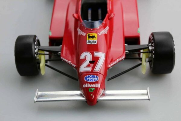 gp replicas - 1:18 ferrari 126 c2 #27 gilles villeneuve 1982
