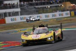 Bburago - 1:18 Ferrari 499P No.83 Winner 24h Le Mans 2025 - R.Kubica, P.Hanson, Y.Ye - Diecast Model with Showcase