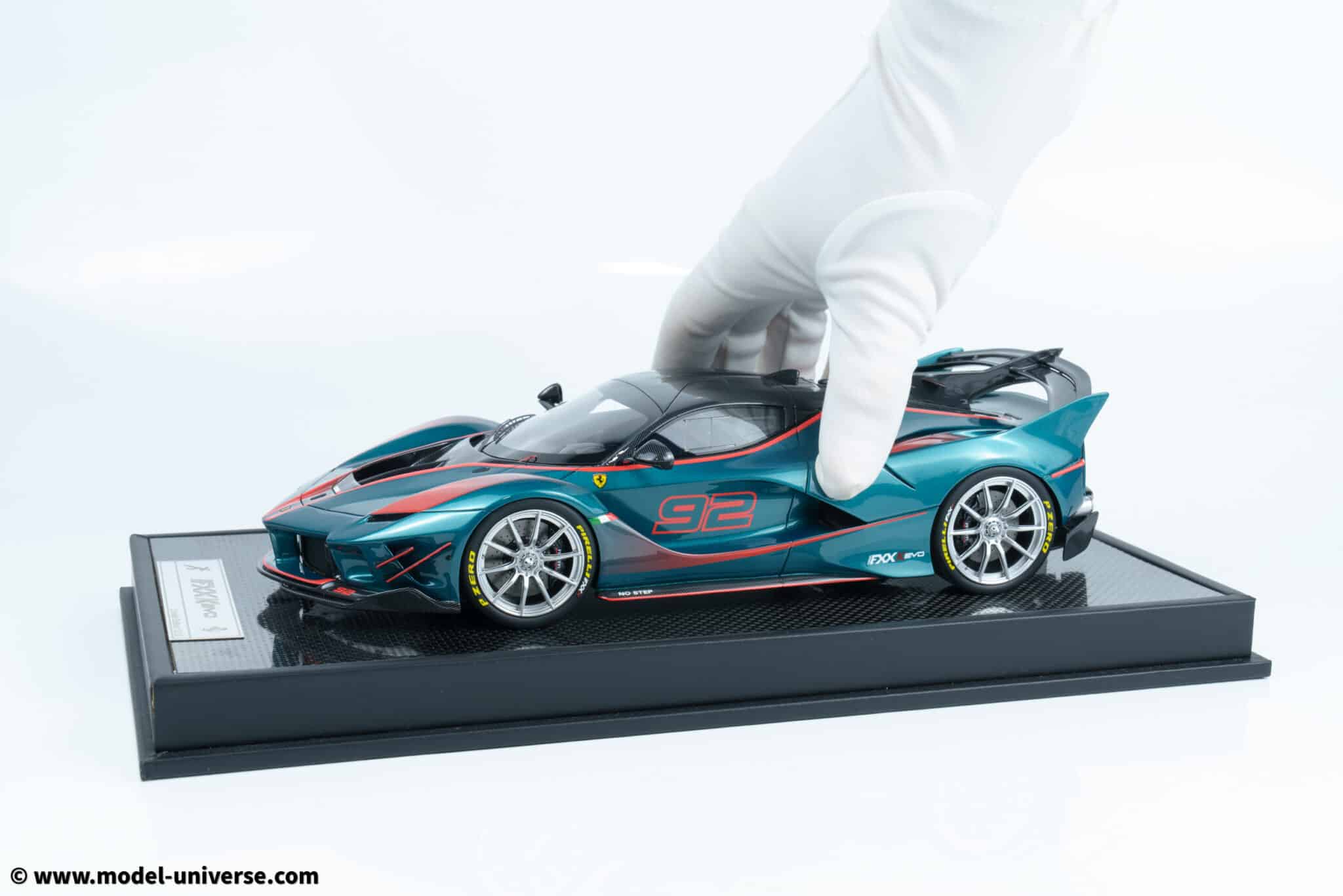 Runner - 1:18 Ferrari FXX-K EVO No.92 Blue/Red - Limited Edition Resin ...