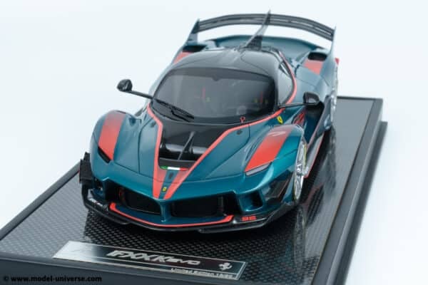 Runner - 1:18 Ferrari FXX-K EVO No.92 Blue/Red - Limited Edition Resin Model