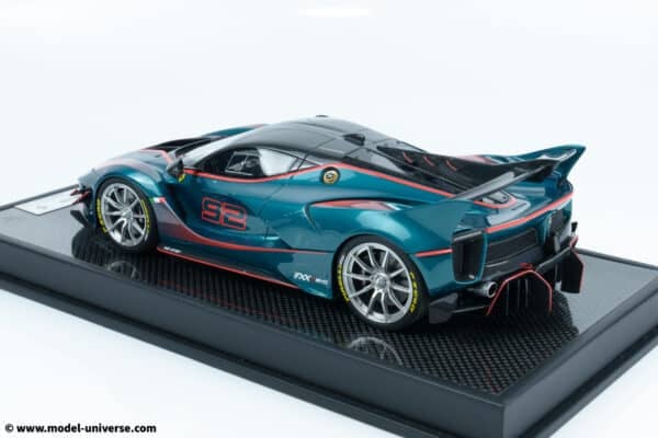 Runner - 1:18 Ferrari FXX-K EVO No.92 Blue/Red - Limited Edition Resin Model