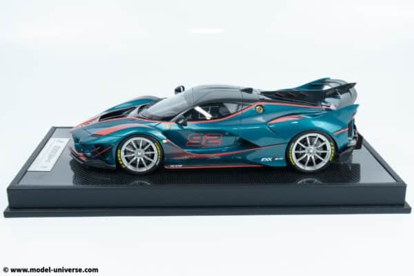 Runner - 1:18 Ferrari FXX-K EVO No.92 Blue/Red - Limited Edition Resin Model