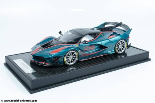 Runner - 1:18 Ferrari FXX-K EVO No.92 Blue/Red - Limited Edition Resin Model