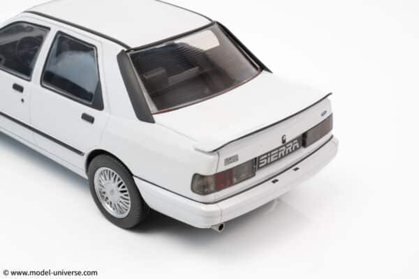MCG - 1:18 Ford Sierra Cosworth 4x4 White 1992 - Diecast Model