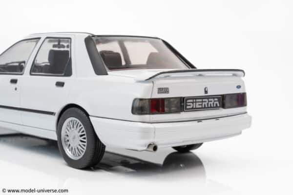 MCG - 1:18 Ford Sierra Cosworth 4x4 White 1992 - Diecast Model