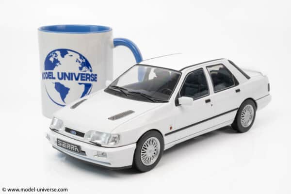 MCG - 1:18 Ford Sierra Cosworth 4x4 White 1992 - Diecast Model