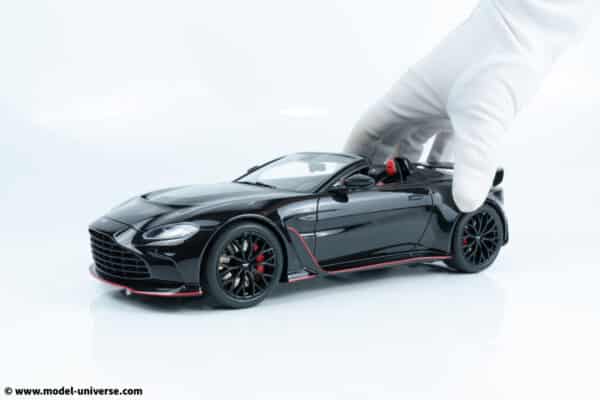 GT Spirit 1:18 Aston Martin V12 Vantage Roadster Onyx Black 2023 (GT923) - Limited Edition Resin Model