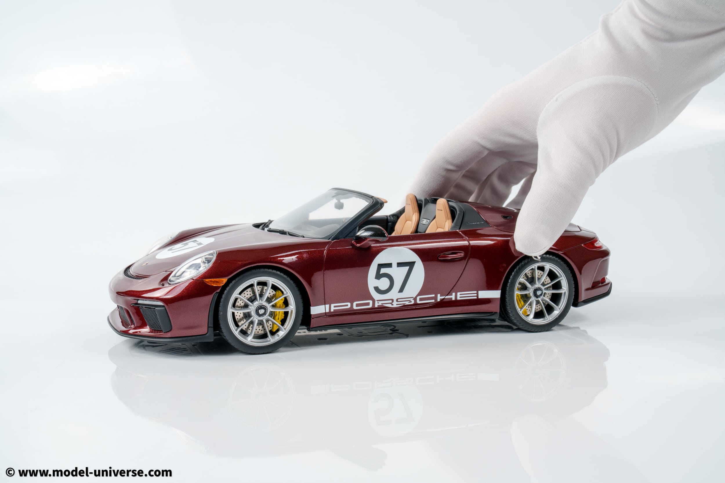 GT Spirit - 1:18 Porsche 911 (991.2) Speedster "Heritage Edition" Cherry Metallic 2019 - Limited Edition Resin Model 2 GT Spirit - 1:18 Porsche 911 (991.2) Speedster "Heritage Edition" Cherry Metallic 2019 - Limited Edition Resin Model