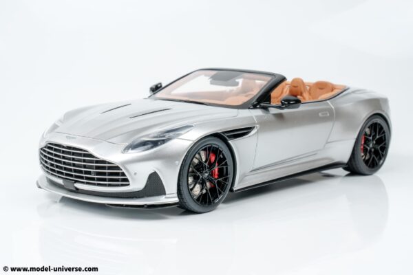 GT Spirit - 1:18 Aston Martin DB12 Volante Silver 2023 (GT945) Limited Edition Resin Model 19 GT Spirit - 1:18 Aston Martin DB12 Volante Silver 2023 - Limited Edition Resin Model