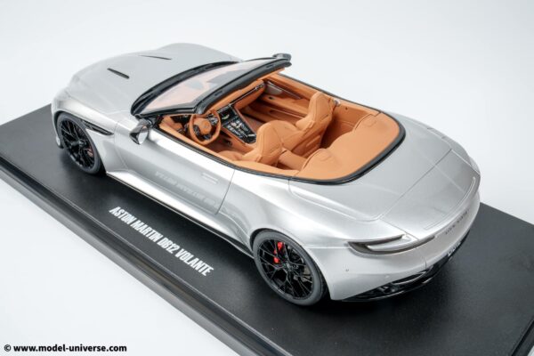 GT Spirit - 1:18 Aston Martin DB12 Volante Silver 2023 (GT945) Limited Edition Resin Model 14 GT Spirit - 1:18 Aston Martin DB12 Volante Silver 2023 - Limited Edition Resin Model