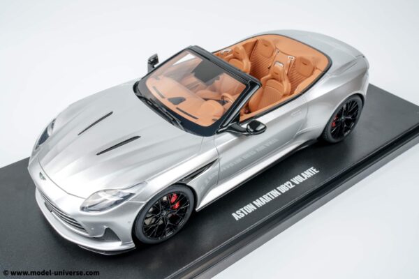 GT Spirit - 1:18 Aston Martin DB12 Volante Silver 2023 (GT945) Limited Edition Resin Model 15 GT Spirit - 1:18 Aston Martin DB12 Volante Silver 2023 - Limited Edition Resin Model
