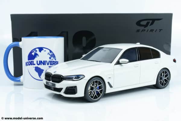 gt spirit gt496 bmw 545e x drive sloon m sport white resin model 01