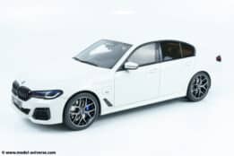 gt spirit gt496 bmw 545e x drive sloon m sport white resin model 09
