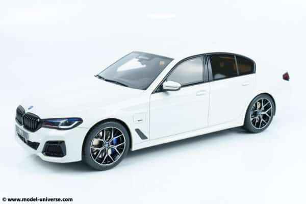 gt spirit gt496 bmw 545e x drive sloon m sport white resin model 09