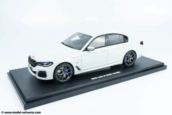 gt spirit gt496 bmw 545e x drive sloon m sport white resin model 10