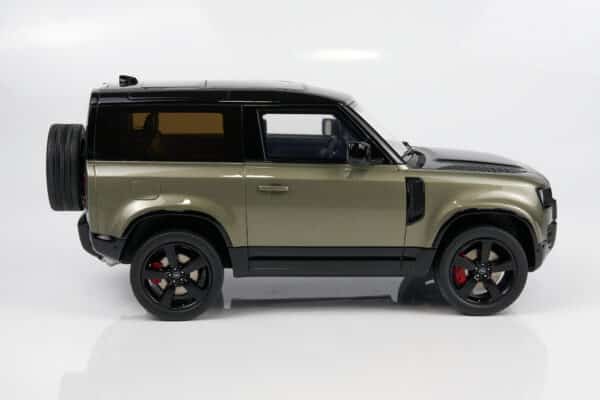 gt spirit land rover defender 90 green resin model 4