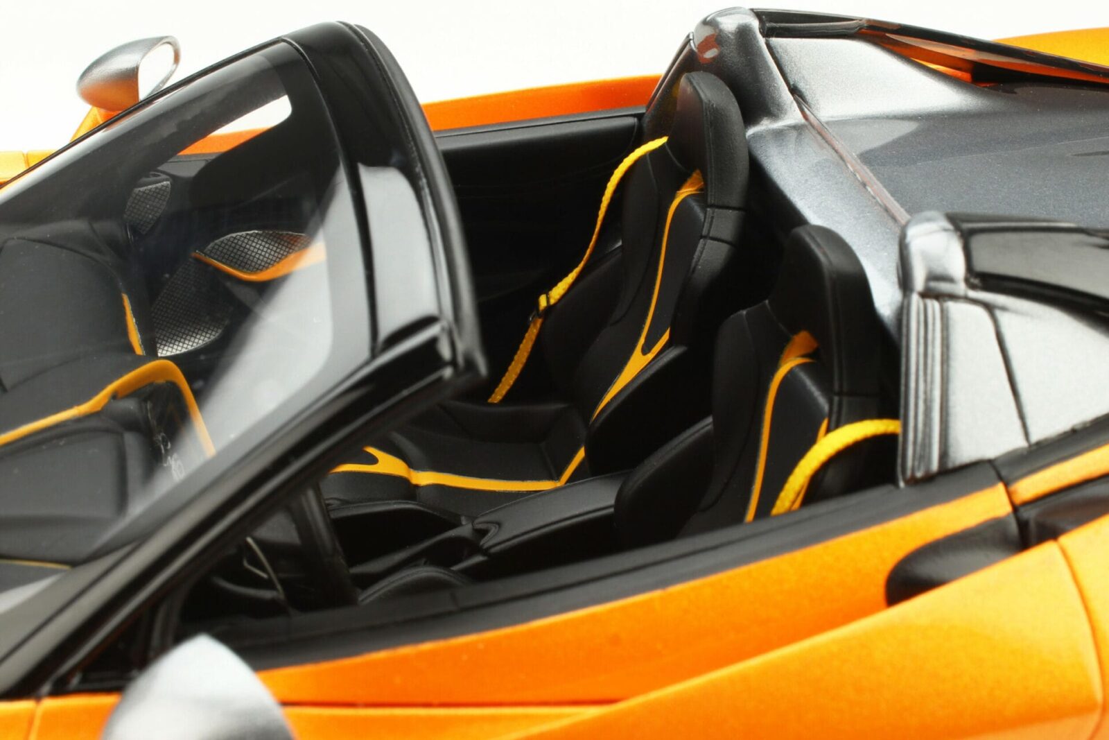 GT Spirit - 1:18 McLaren 720S Spider (2018) Papaya Orange