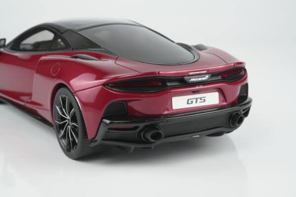 GT Spirit 1:18 McLaren GTS Red 2023 (GT971) Limited Edition Resin Model 19 GT Spirit 1:18 McLaren GTS Red 2023 (GT971) resin model – rear close-up