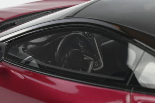 GT Spirit 1:18 McLaren GTS Red 2023 (GT971) Limited Edition Resin Model 20 GT Spirit 1:18 McLaren GTS Red 2023 (GT971) resin model – interior through side window