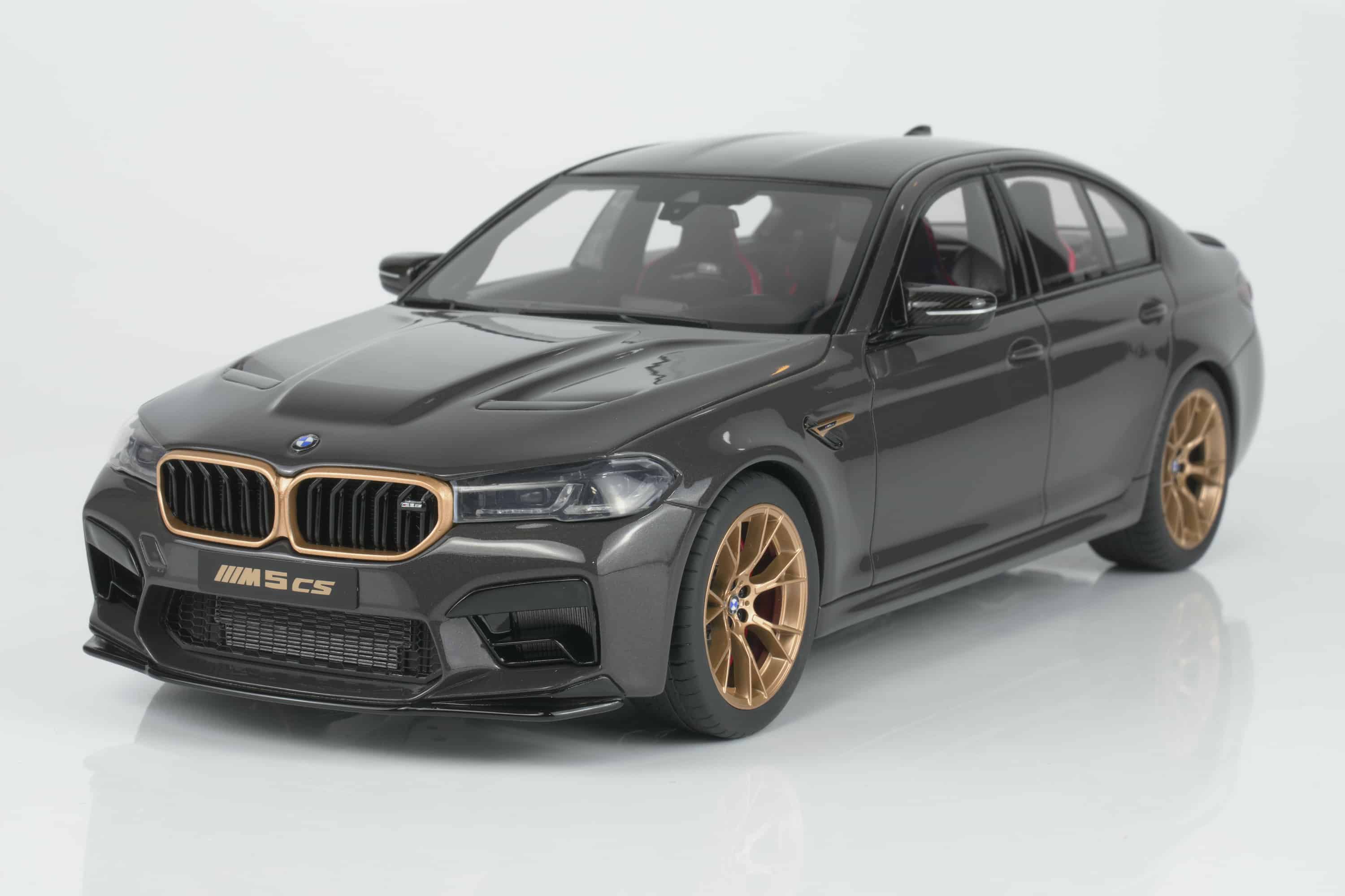 GT Spirit 1:18 BMW M5 CS Grey 2021 (GT993) Limited Edition Resin Model 4 GT Spirit 1:18 BMW M5 CS Grey 2021 (GT993) resin model – front three-quarter