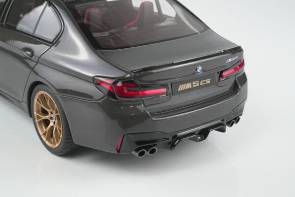 GT Spirit 1:18 BMW M5 CS Grey 2021 (GT993) Limited Edition Resin Model 20 GT Spirit 1:18 BMW M5 CS Grey 2021 (GT993) resin model – rear detail – M5 CS badge