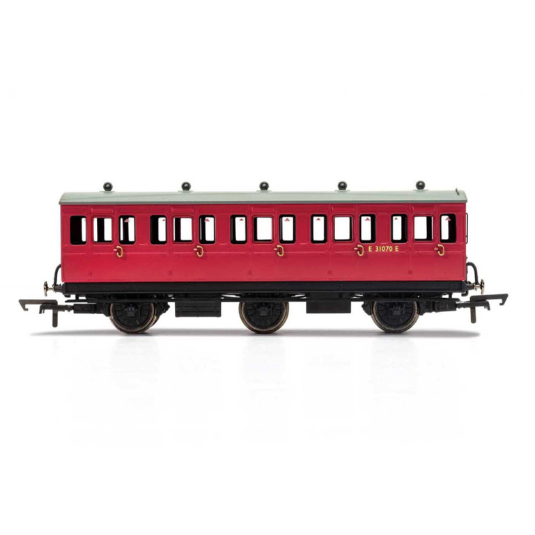 hornby - br, 6 wheel coach, 3rd class, fitted lights, e31070 (r40124) oo gauge